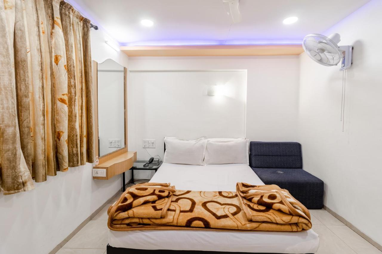 Hotel Vyankatesh & Pure Veg Restaurant Mahābaleshwar Exterior foto