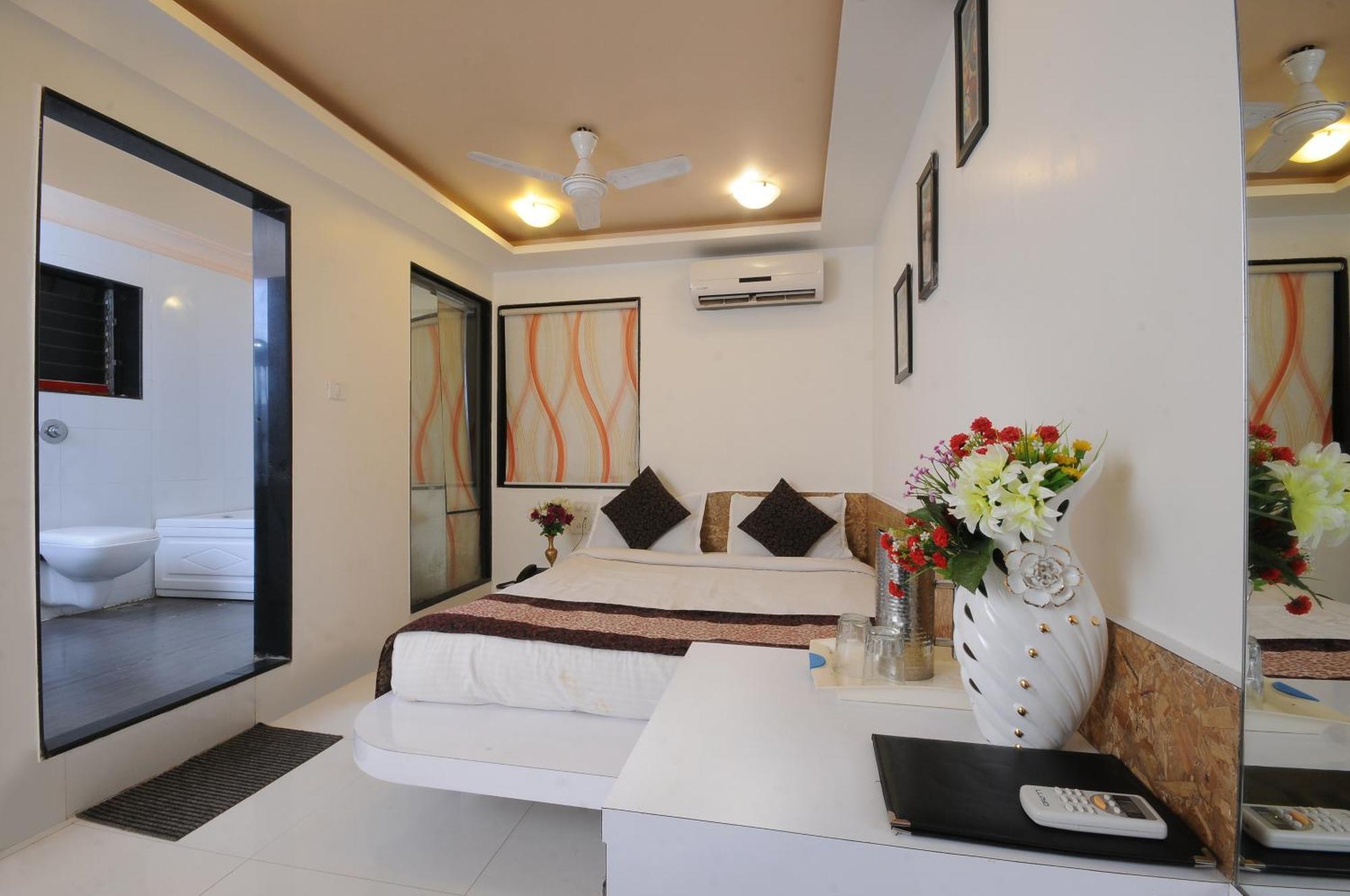 Hotel Vyankatesh & Pure Veg Restaurant Mahābaleshwar Exterior foto