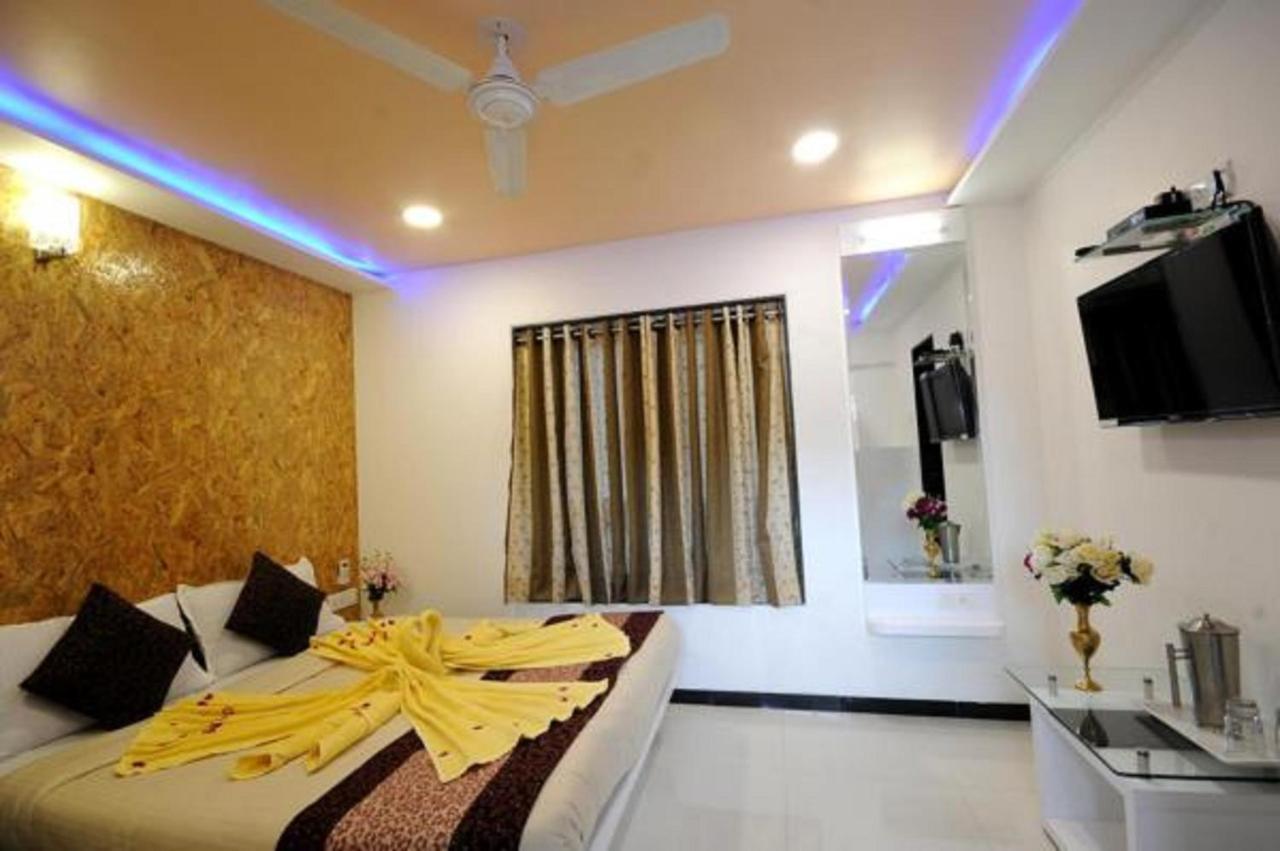 Hotel Vyankatesh & Pure Veg Restaurant Mahābaleshwar Exterior foto