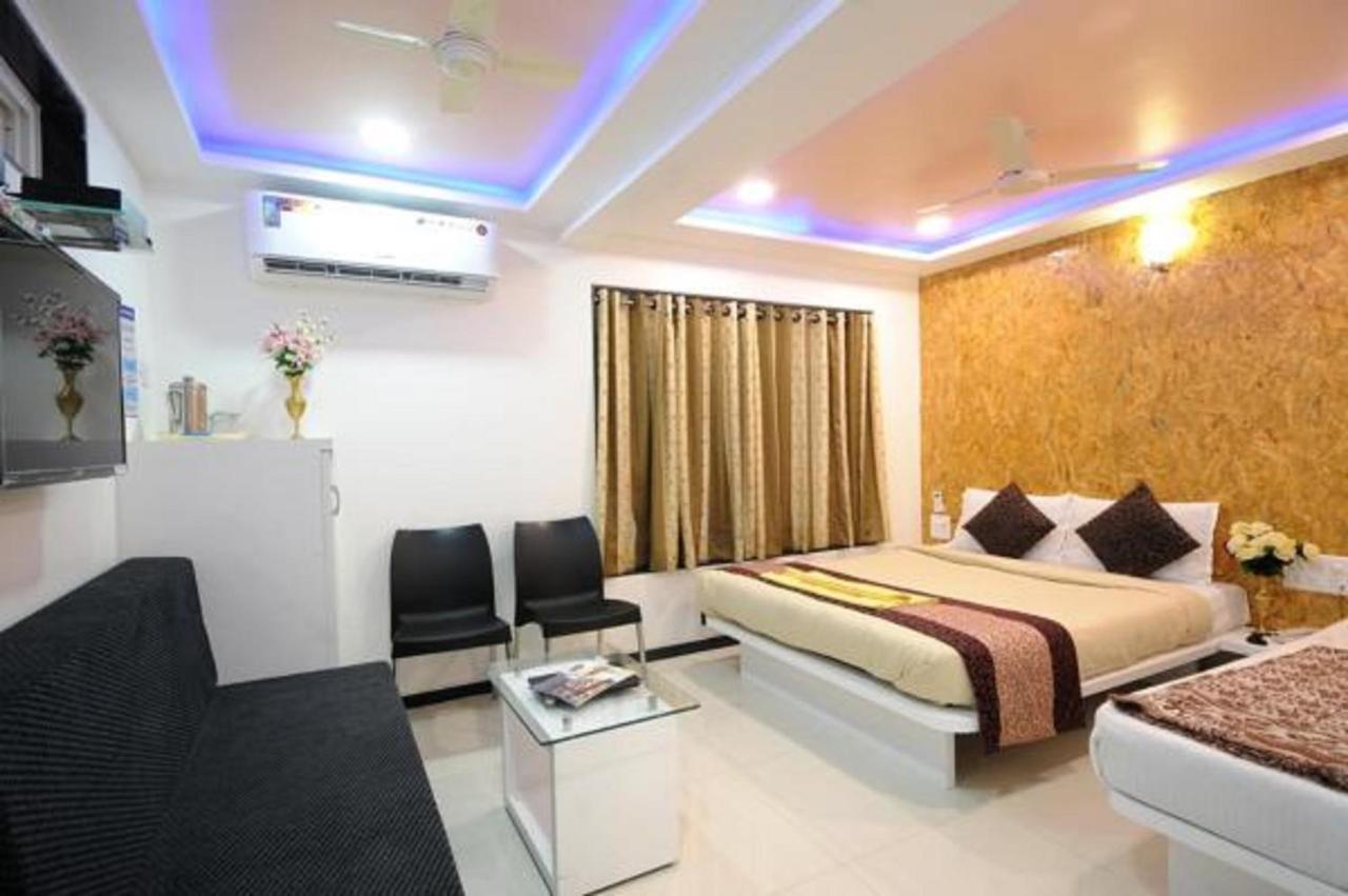 Hotel Vyankatesh & Pure Veg Restaurant Mahābaleshwar Exterior foto